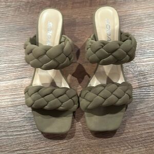 Women’s Soda Shoes (Olive green) LIKE NEW (size 6)